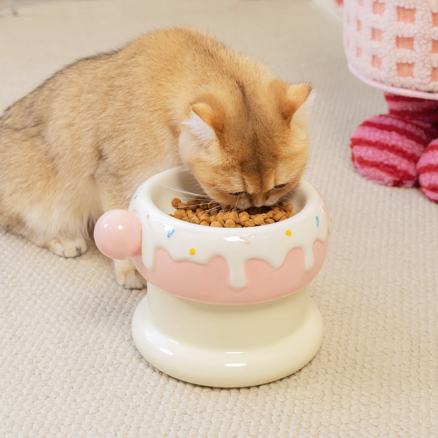 27oz Donut-Shaped Elevated Cat Bowl Set – Ceramic Pet Feeder with Shallow & Deep Bowls for Healthy Feeding