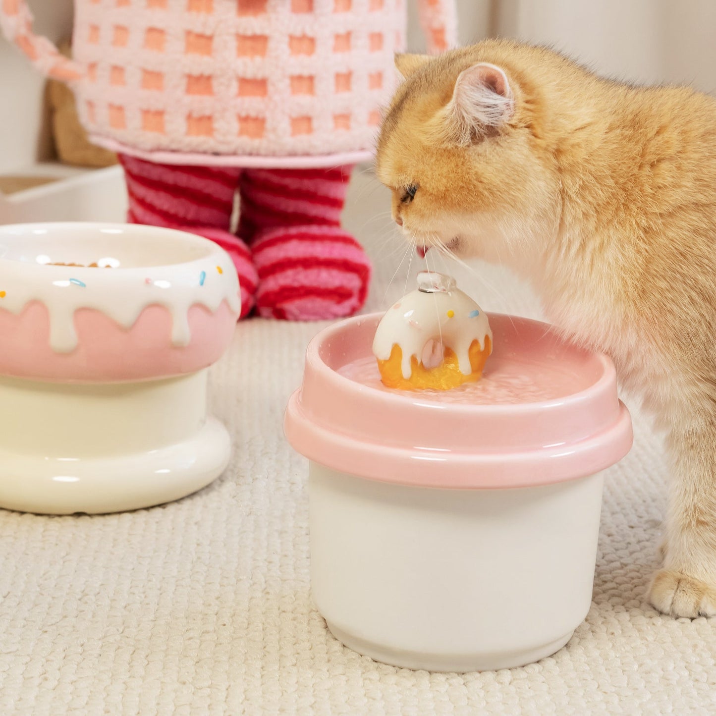 27oz Donut-Shaped Elevated Cat Bowl Set – Ceramic Pet Feeder with Shallow & Deep Bowls for Healthy Feeding